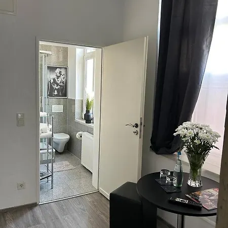 Karl Marx 2 Apartment *